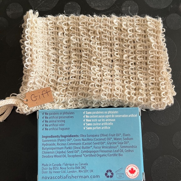 Nova Scotia Fisherman Pet Shampoo Bar 95 grams (3.35 oz) - Picture 4 of 4